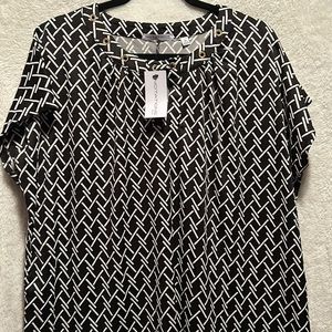 Black and white short sleeve